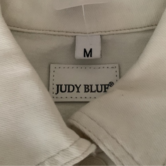 Judy Blue White Denim Jacket - Picture 3 of 8
